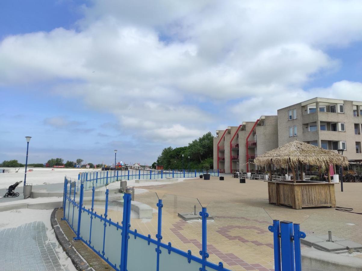 Appartement Ijsselmeer Makkum Strand Exterior photo