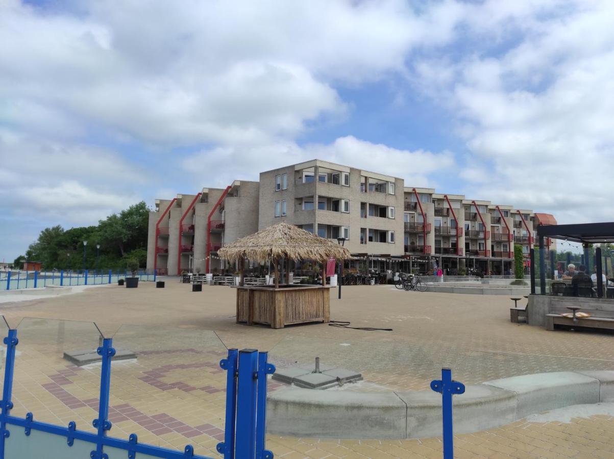 Appartement Ijsselmeer Makkum Strand Exterior photo
